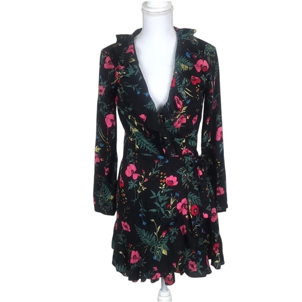 NWT 1st Sight Floral Rose Print‎ Wrap Dress.